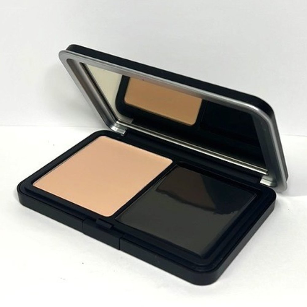 Makeup forever Matte Velvet Skin R220 Lot of 2pc